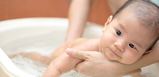 How To Calm A Baby Crying Non Stop | Huggies Malaysia